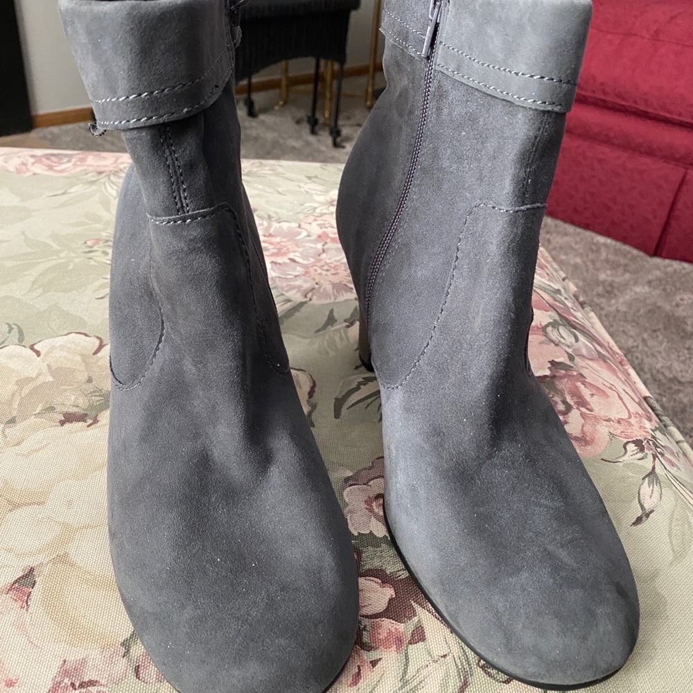 Beautiful never worn grey suede with zipper Size 10 Aerosoles.